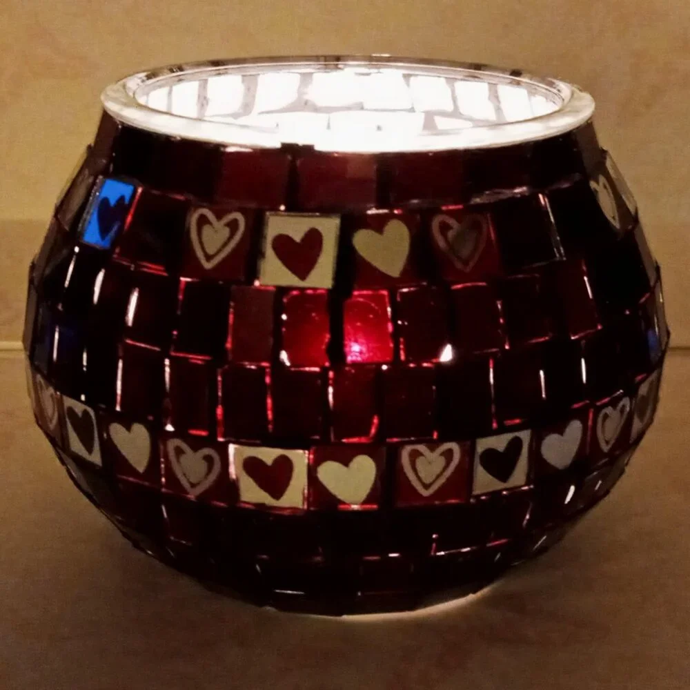 🔥🔥Final SALE-Red Mosaic Glass Tealight/Votive Candle Holder w/Hearts Design🔥 - Picture 3 of 5